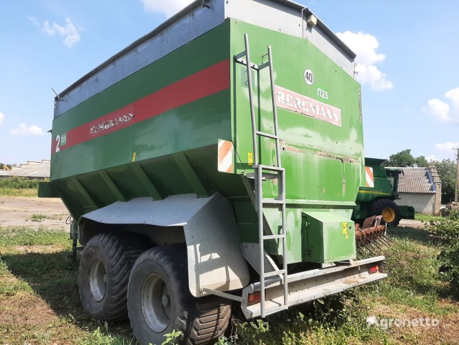 Колісний трактор New Holland T 8040