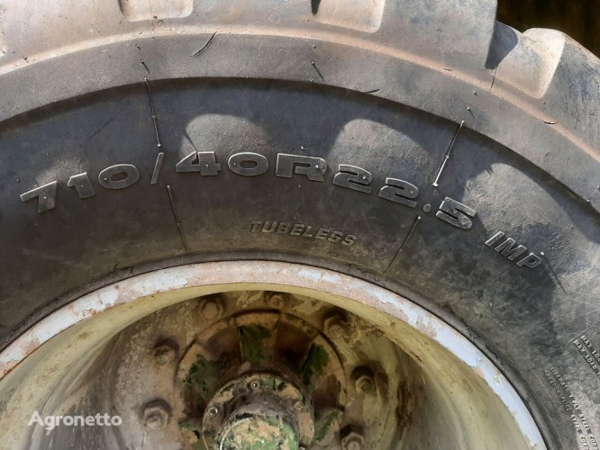 Колісний трактор New Holland T 8040