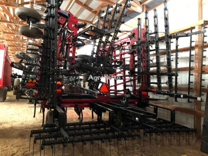 Культиватор Case IH Tiger Mate 200