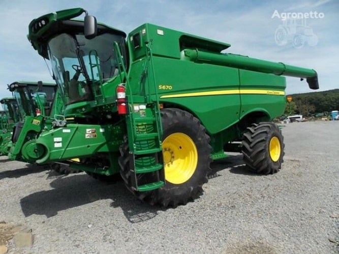 Зернозбиральний комбайн John Deere S670