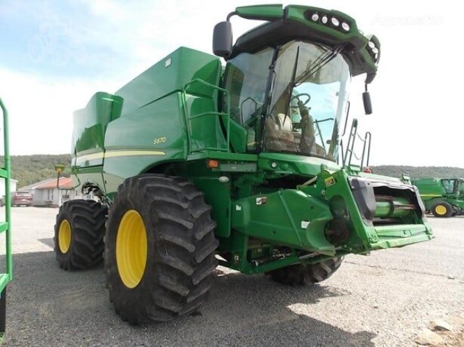 Зернозбиральний комбайн John Deere S670